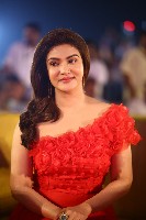Honey Rose Stills From Veera Simha Reddy Pre Release